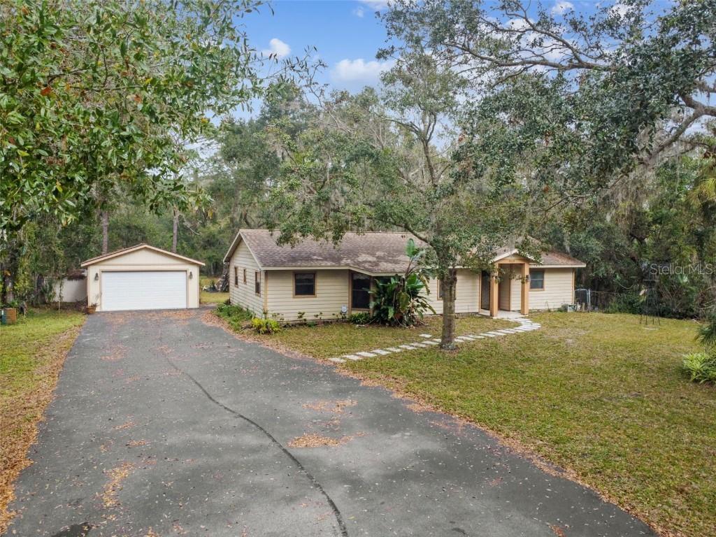 15619 Upper Manatee River Rd., Bradenton, FL 34212