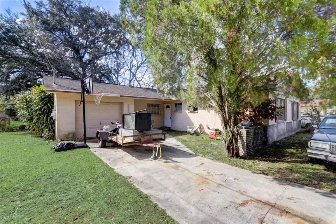 4437 Dolphin Dr., Tampa, FL 33617