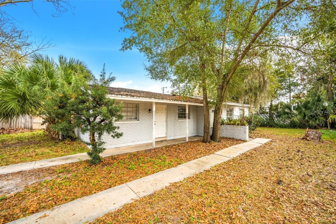 1409 College Park Ln., Tampa, FL 33612