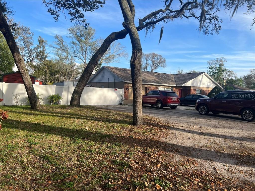 8601 Twin Lakes Blvd., Tampa, FL 33614