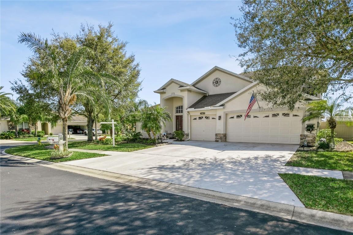 31612 Bearded Oak Dr., Wesley Chapel, FL 33543