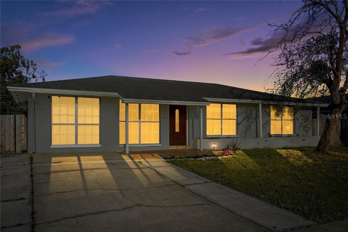 8208 Greenleaf Creek, Tampa, FL 33615