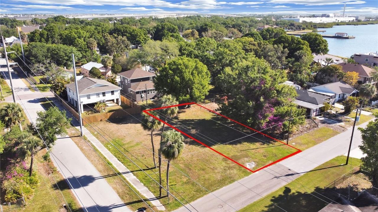 2402 Davis St., Tampa, FL 33605