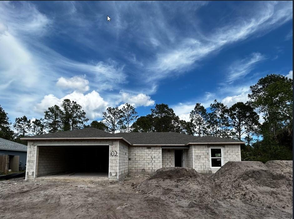102 Sloganeer Tr., Palm Coast, FL 32164