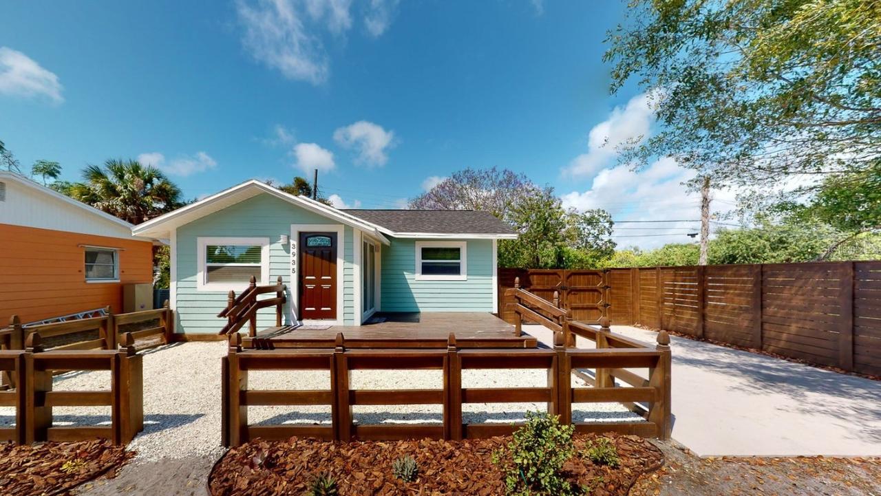 3935 15th Ave., St Petersburg, FL 33711