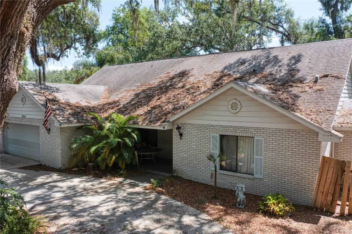 1102 N Riverhills Dr., Temple Terrace, FL 33617
