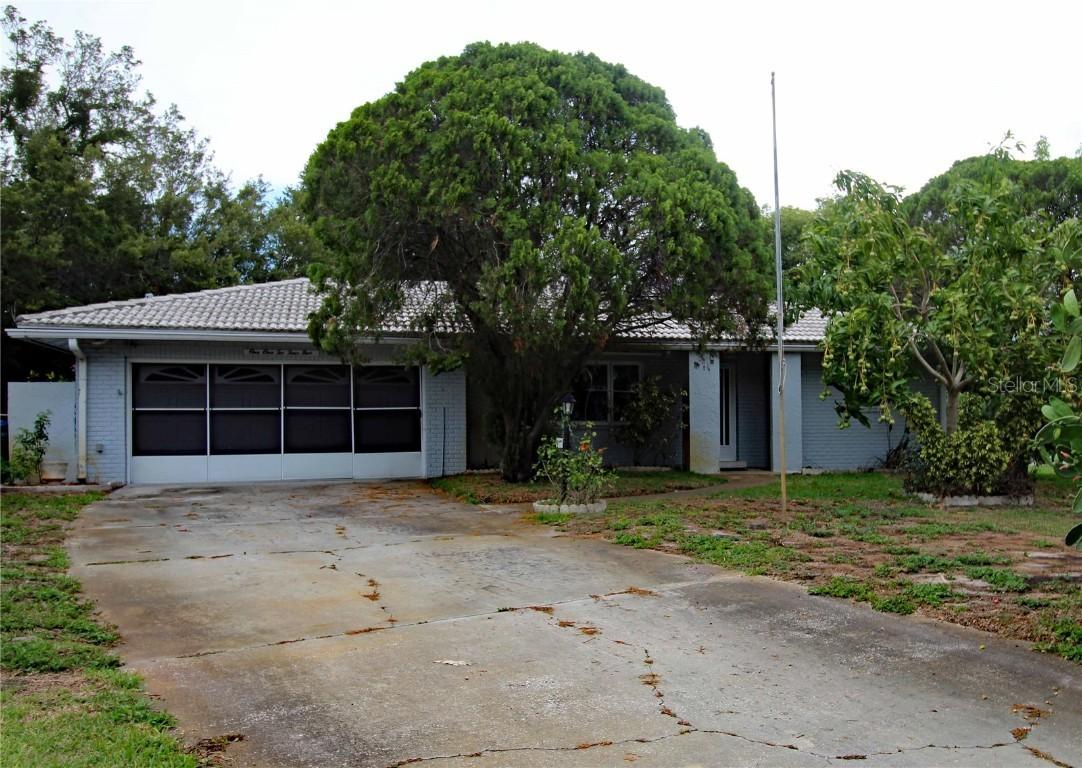 11245 69th Ave., Seminole, FL 33772