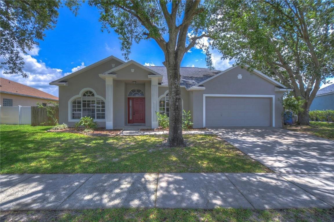 403 Country Vineyard Dr., Valrico, FL 33594