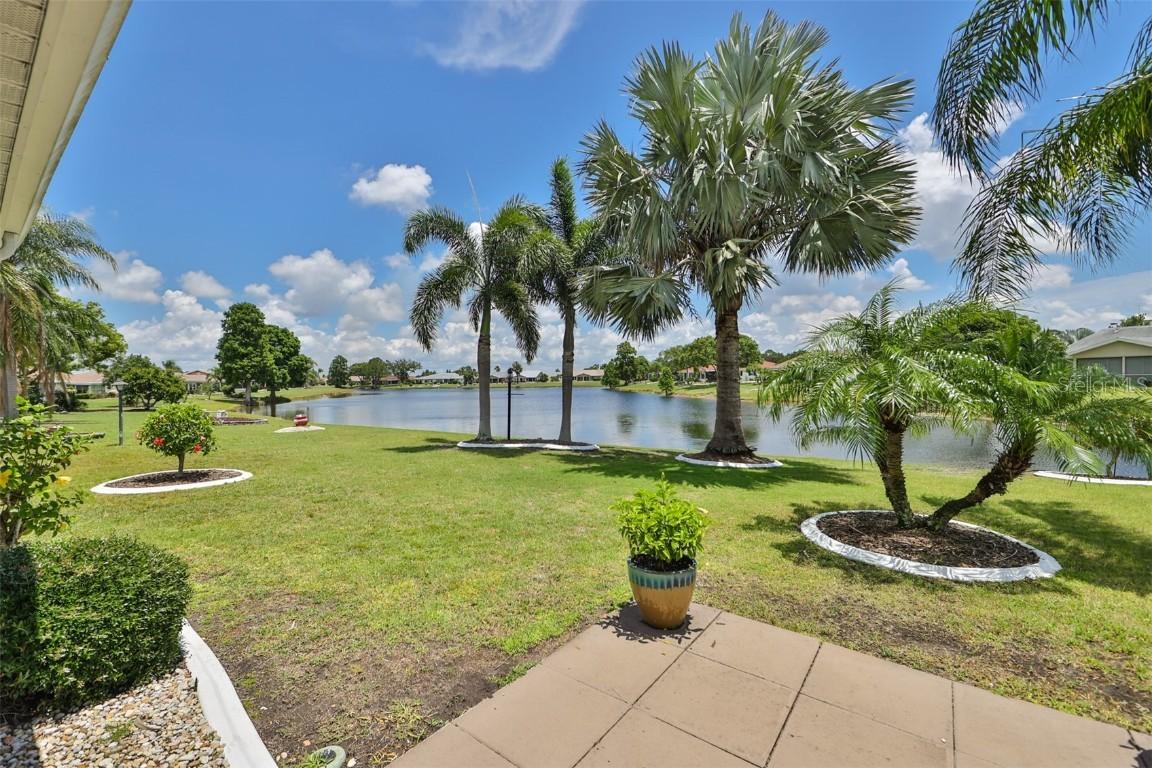 1021 Bluewater Dr., Sun City Center, FL 33573