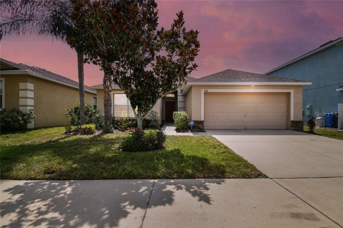 920 Meadow Glade Dr., Ruskin, FL 33570