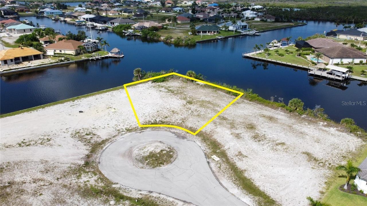 1418 NW 40th Pl., Cape Coral, FL 33993