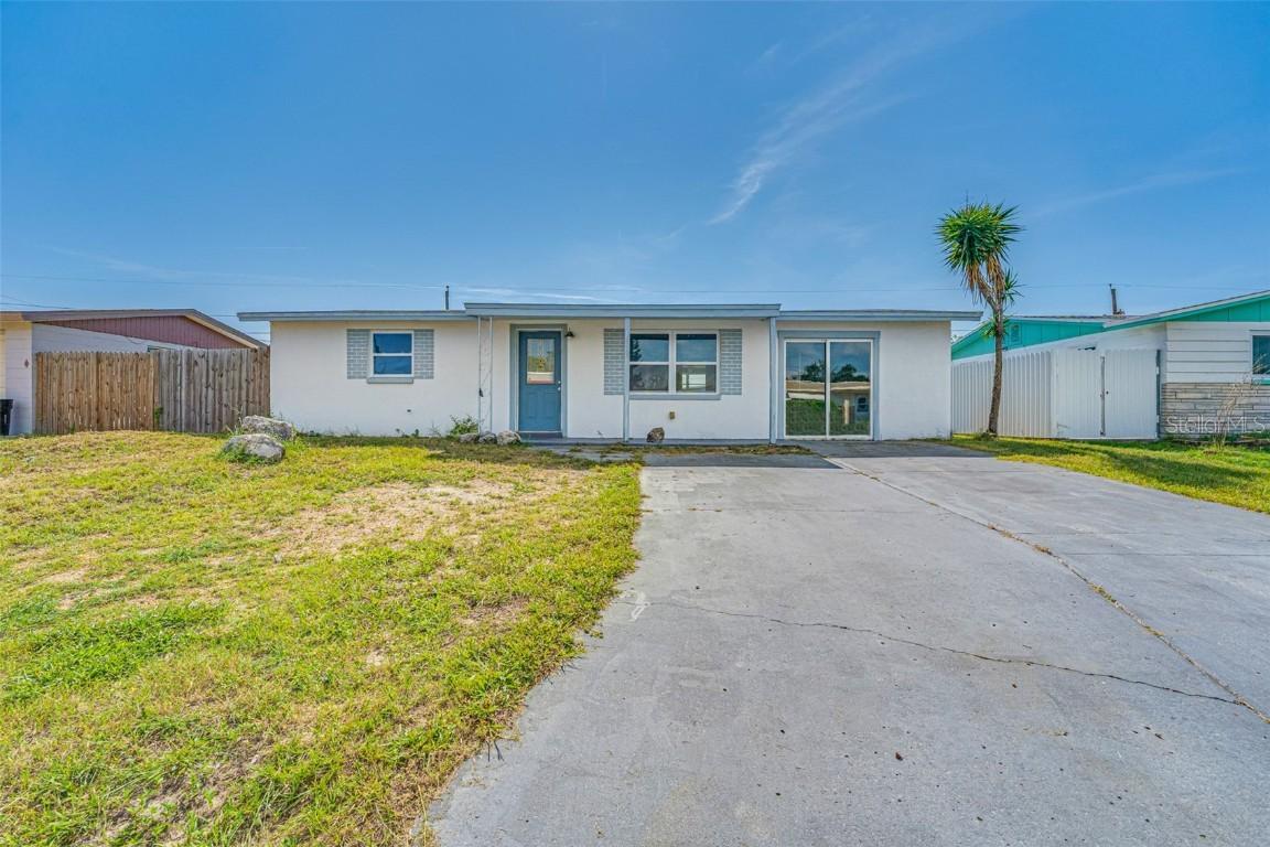 1517 Landau St., Holiday, FL 34690