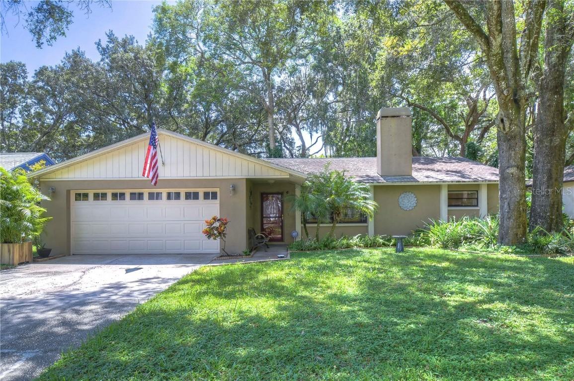 2327 Towery Tr., Lutz, FL 33549
