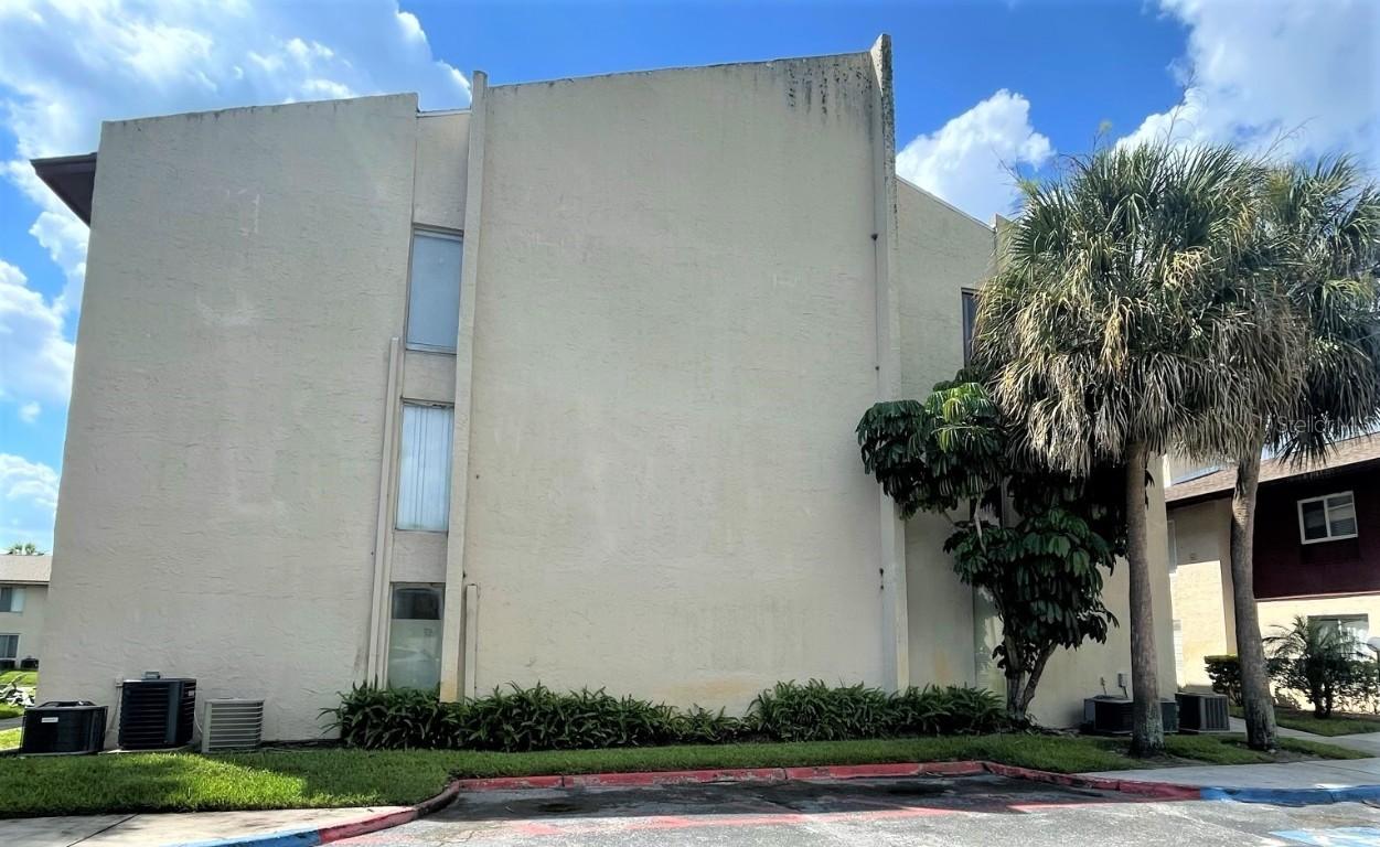 8602 Champlain Ct. #92, Tampa, FL 33614