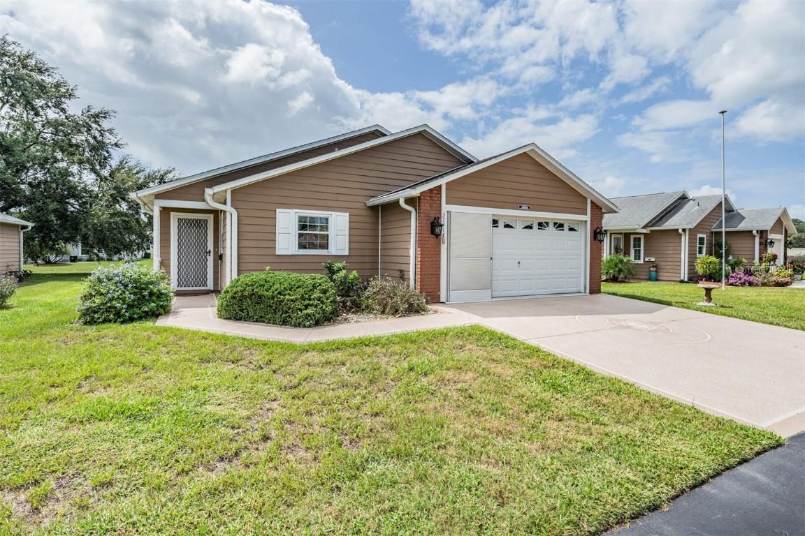 37414 Castleberry Dr., Zephyrhills, FL 33542