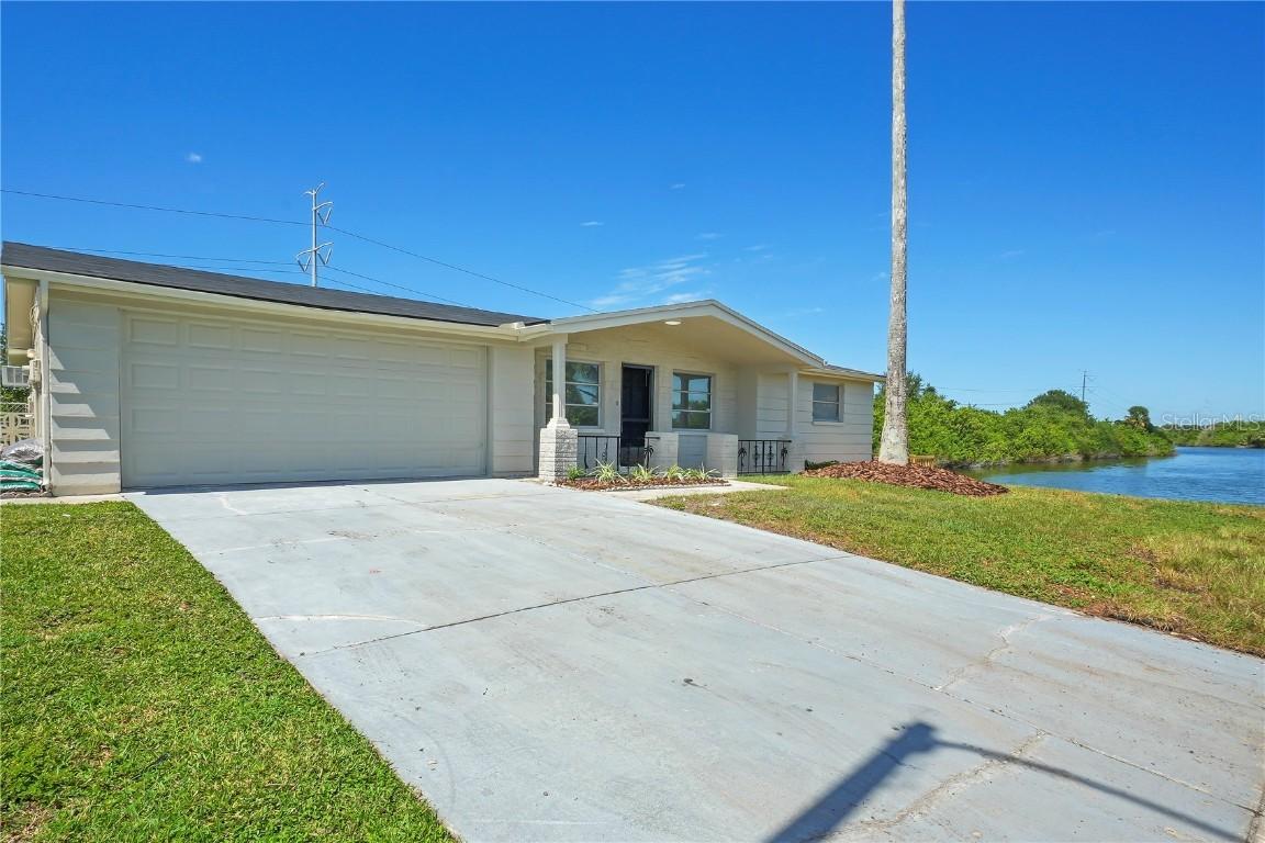 2117 Dartmouth Dr., Holiday, FL 34691