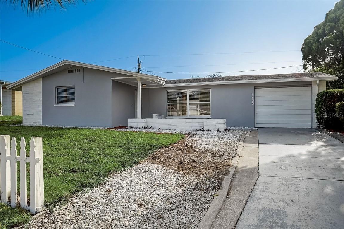 3246 Briar Cliff Dr., Holiday, FL 34691