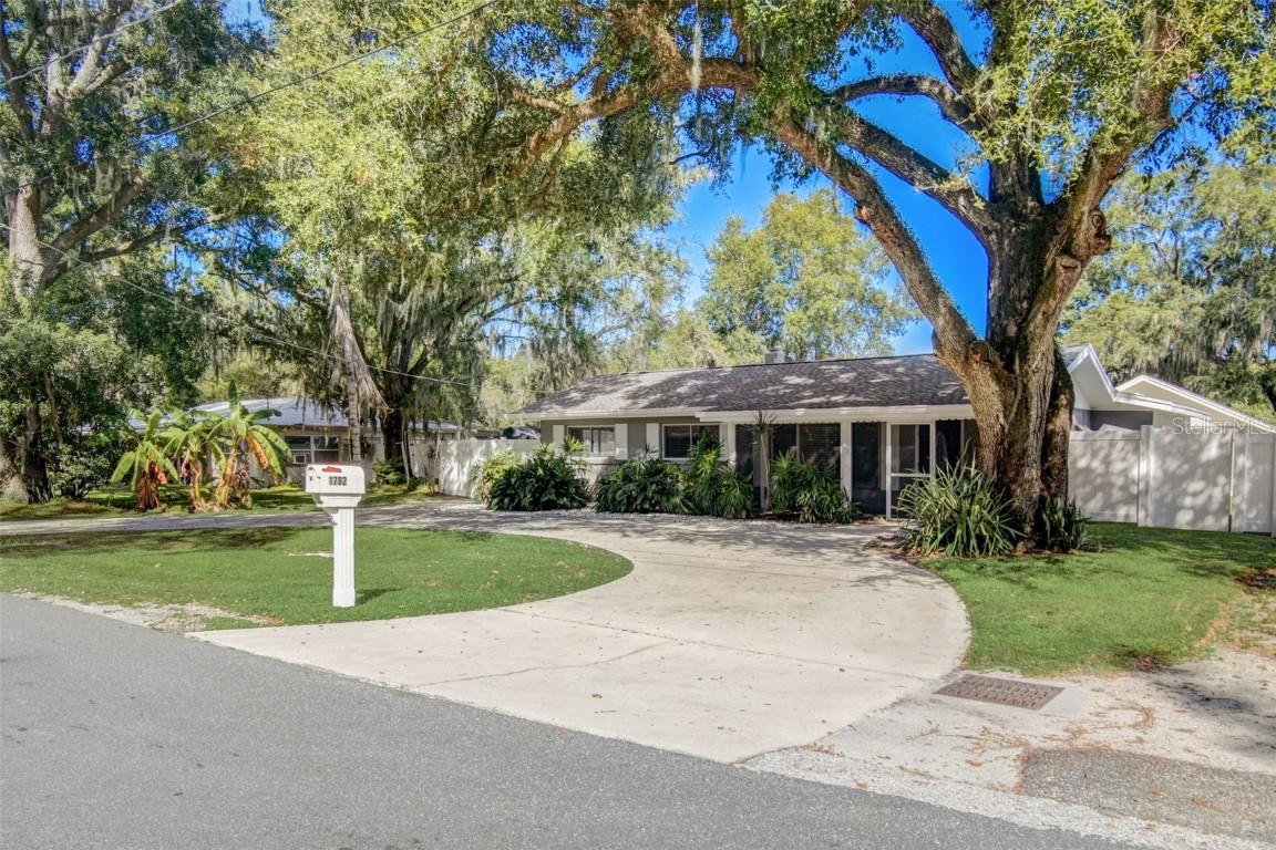 1702 E Spencer St., Plant City, FL 33563