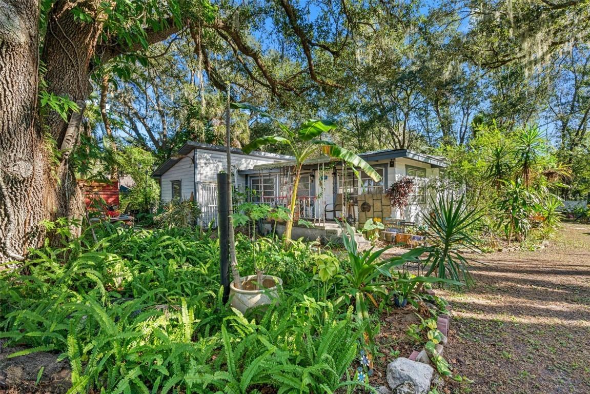 1222 S Wiggins Rd., Plant City, FL 33566