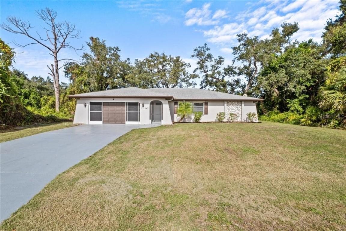 1140 Beaumont Ave., Port Charlotte, FL 33948