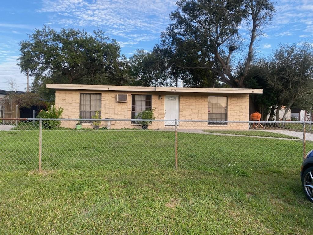 2704 San Marco Pl., Tampa, FL 33619