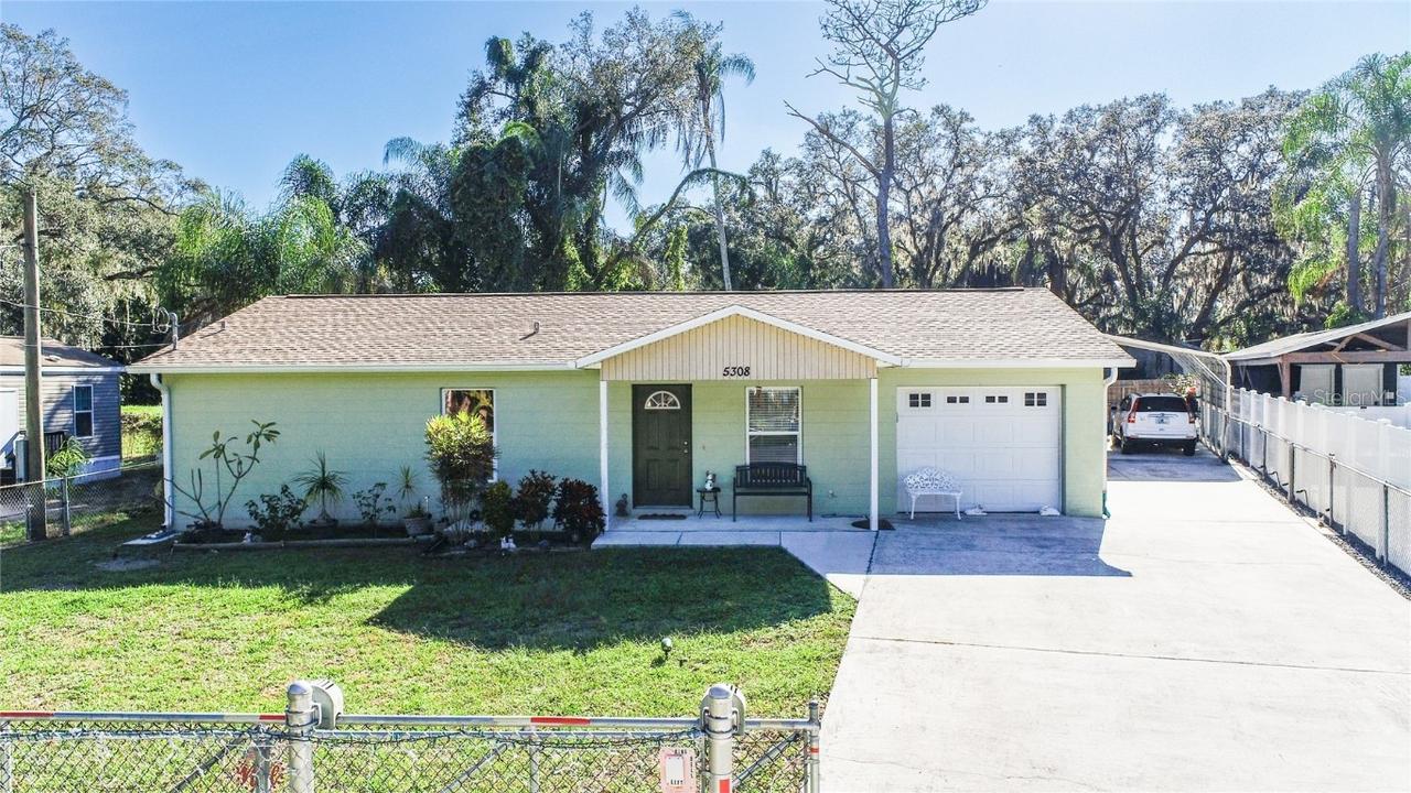 5308 Hillsborough Cir., Tampa, FL 33610
