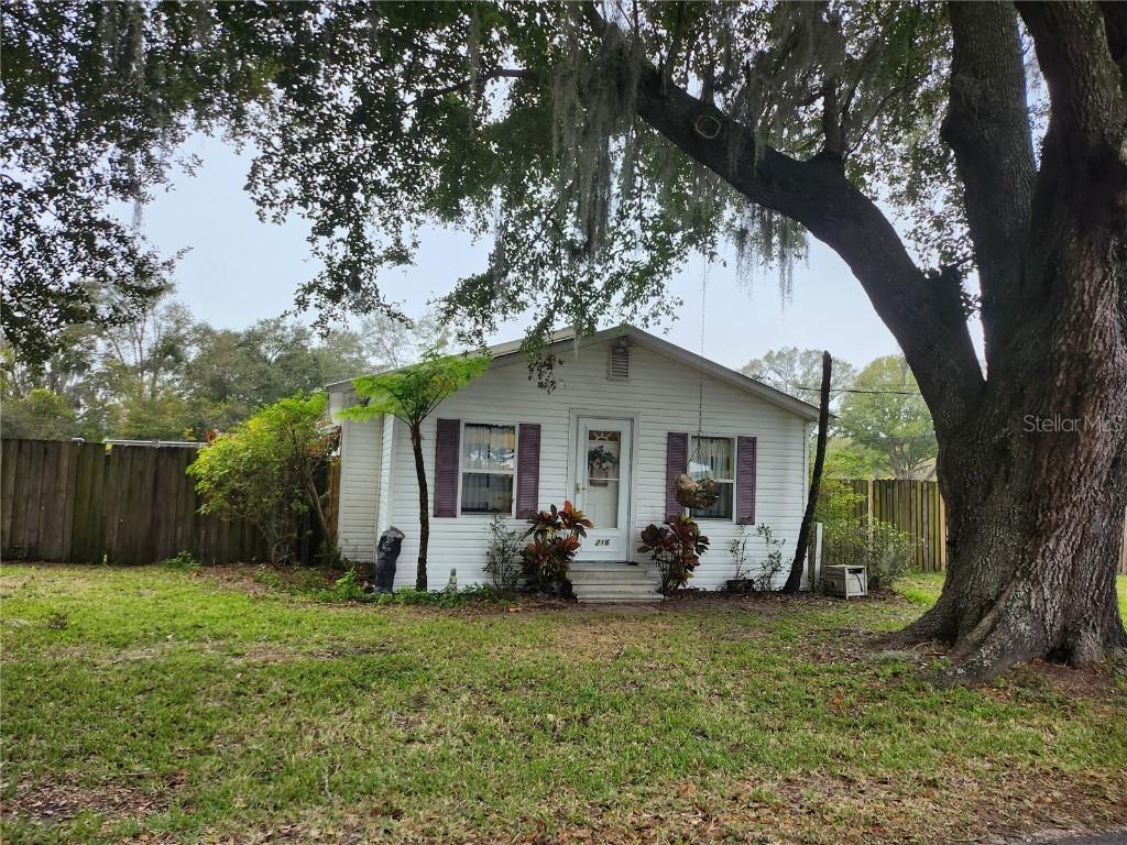 216 N Webb Rd., Plant City, FL 33566