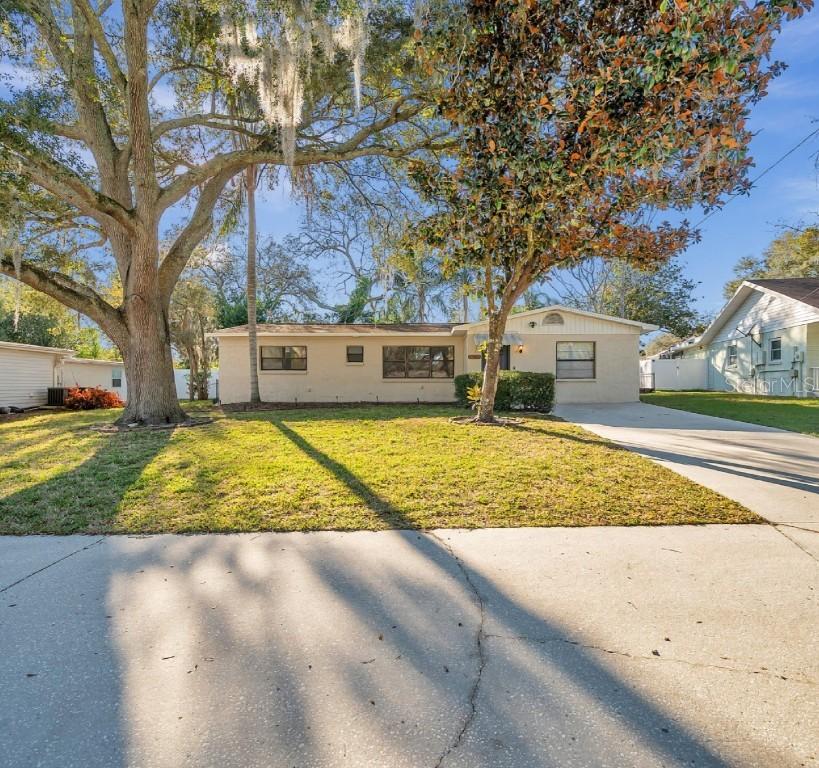 12412 Noreast Lake Dr., Tampa, FL 33612