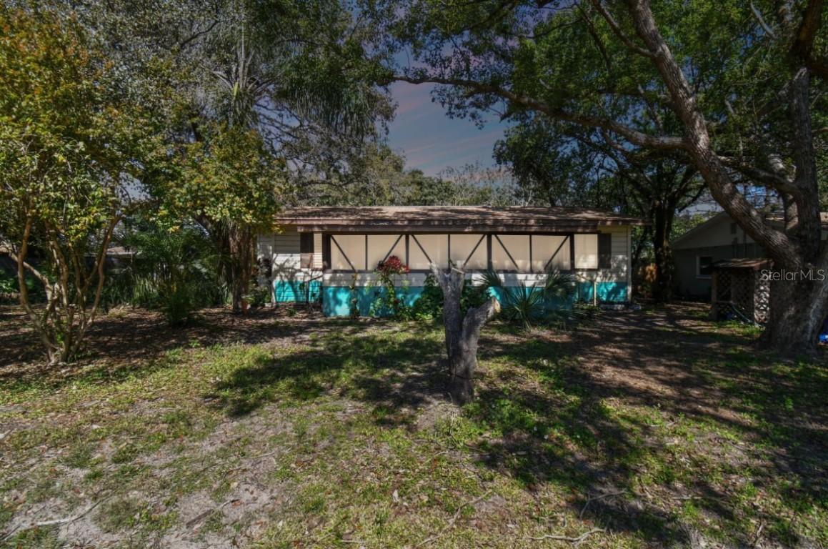 302 E 121st Ave., Tampa, FL 33612