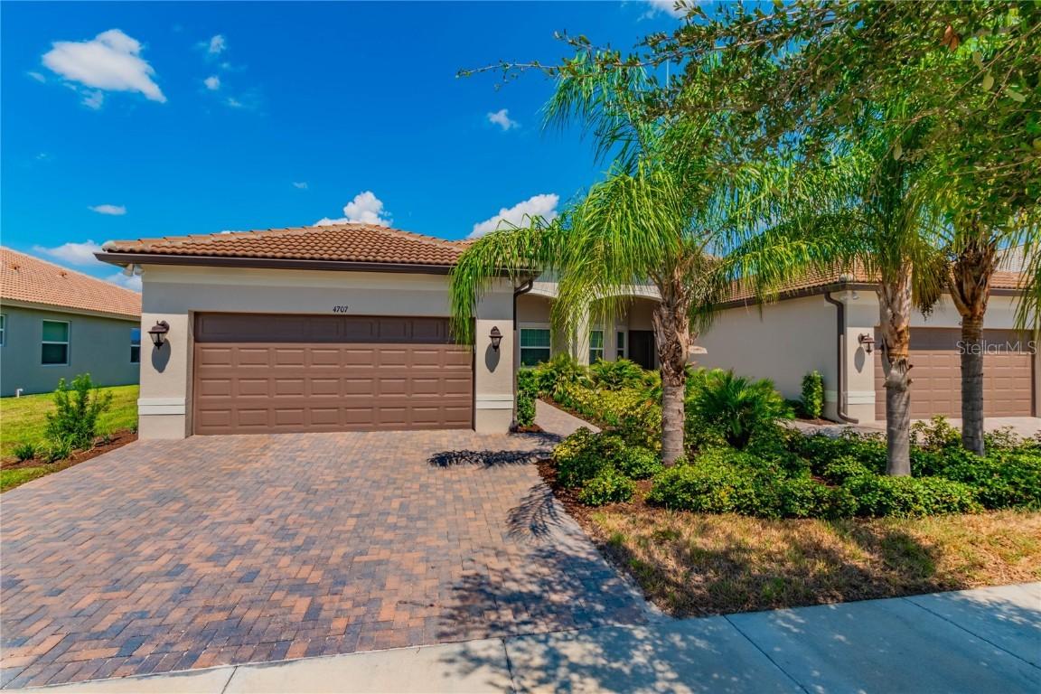 4707 Avila Lakes Dr., Wimauma, FL 33598