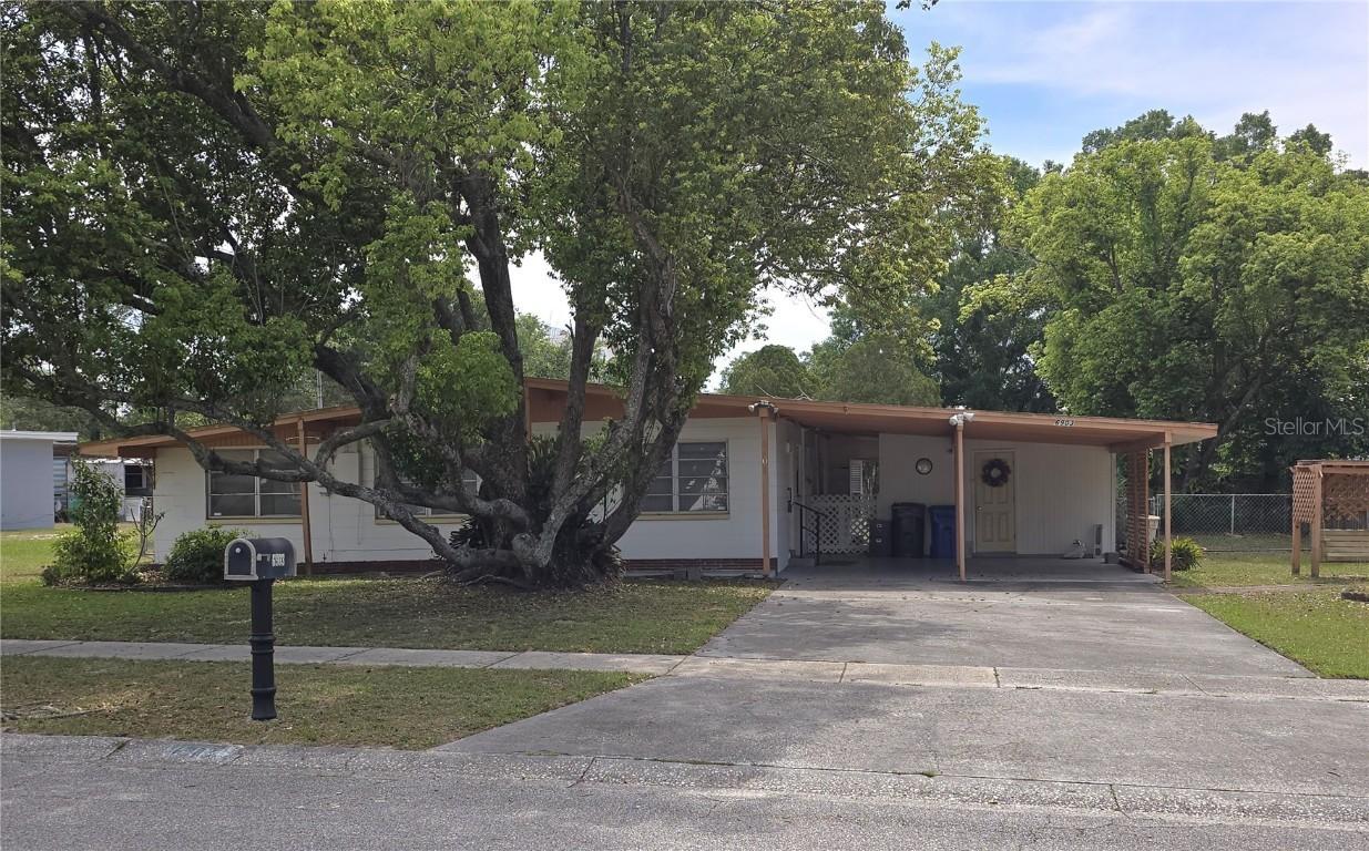 6903 Thrasher Dr., Tampa, FL 33610