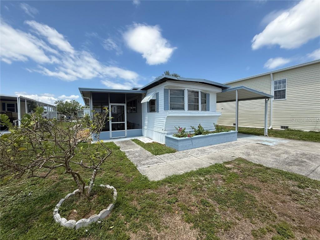 116 W Saint Johns Way, Apollo Beach, FL 33572