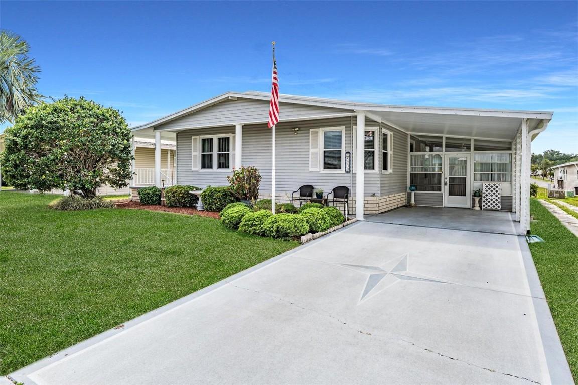 5733 Pawnee St., Zephyrhills, FL 33542