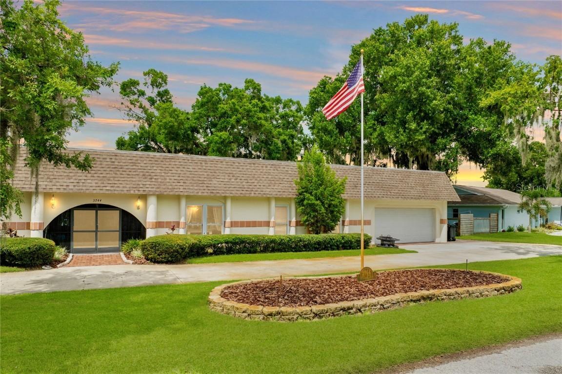 3744 E Lake Dr., Land O Lakes, FL 34639
