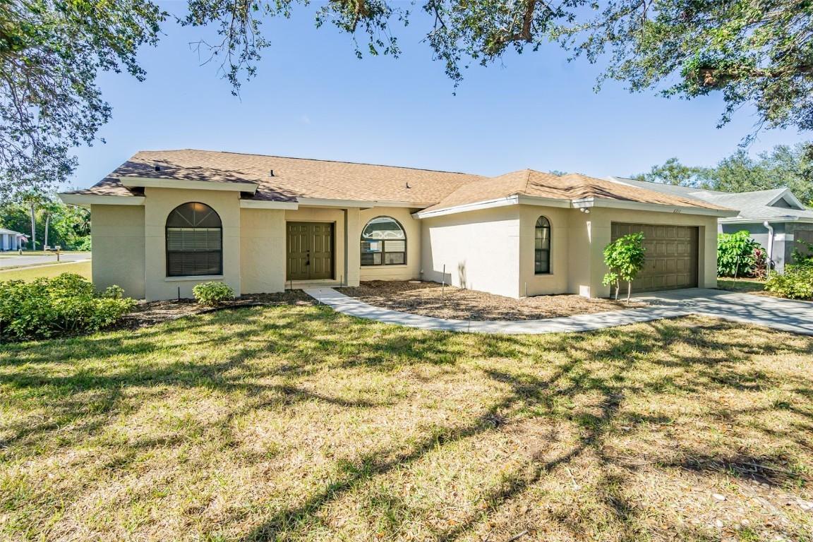 8360 Palm Lakes Ct., Sarasota, FL 34243