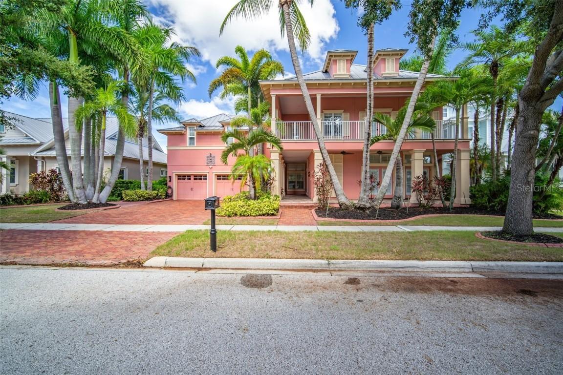 825 Islebay Dr., Apollo Beach, FL 33572