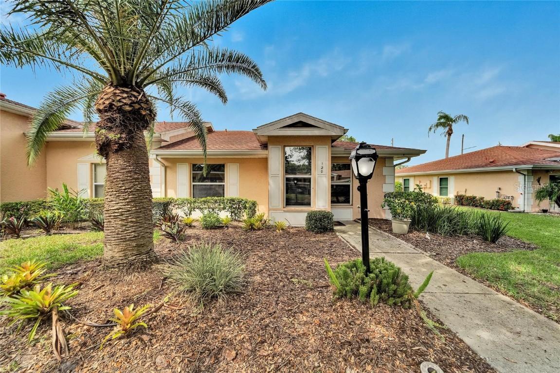 120 Knollpoint Dr., Sun City Center, FL 33573