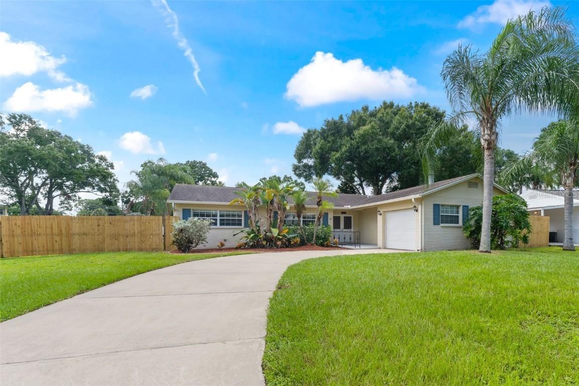 8402 Bedford Ln., Tampa, FL 33615