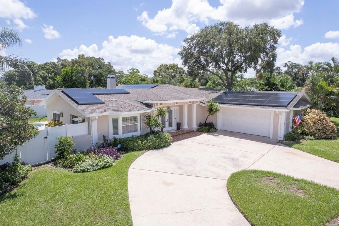 411 Harbor View Ln., Largo, FL 33770