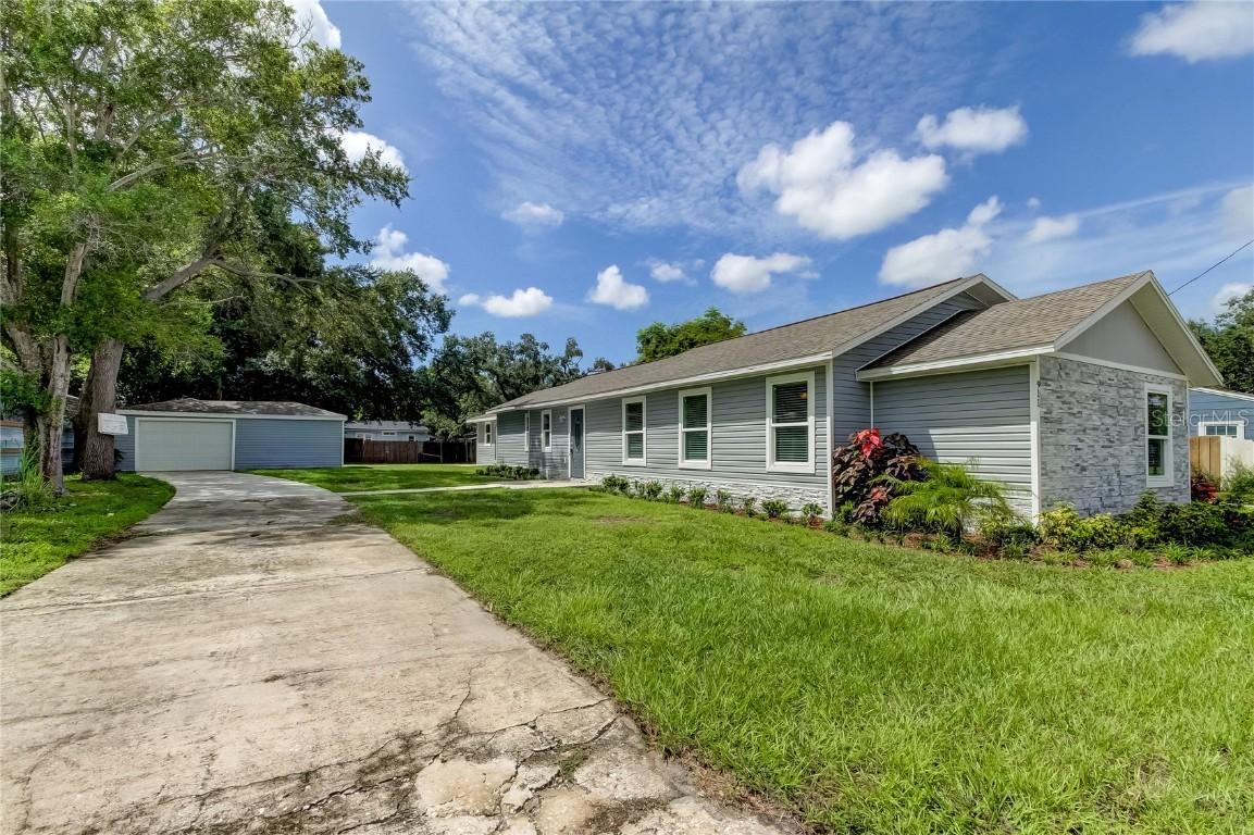 911 8th Ave., Largo, FL 33770