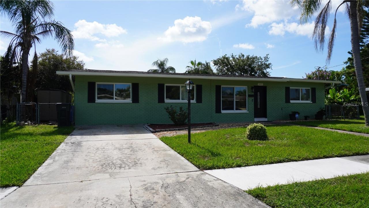 5805 Oxford Dr., Tampa, FL 33615