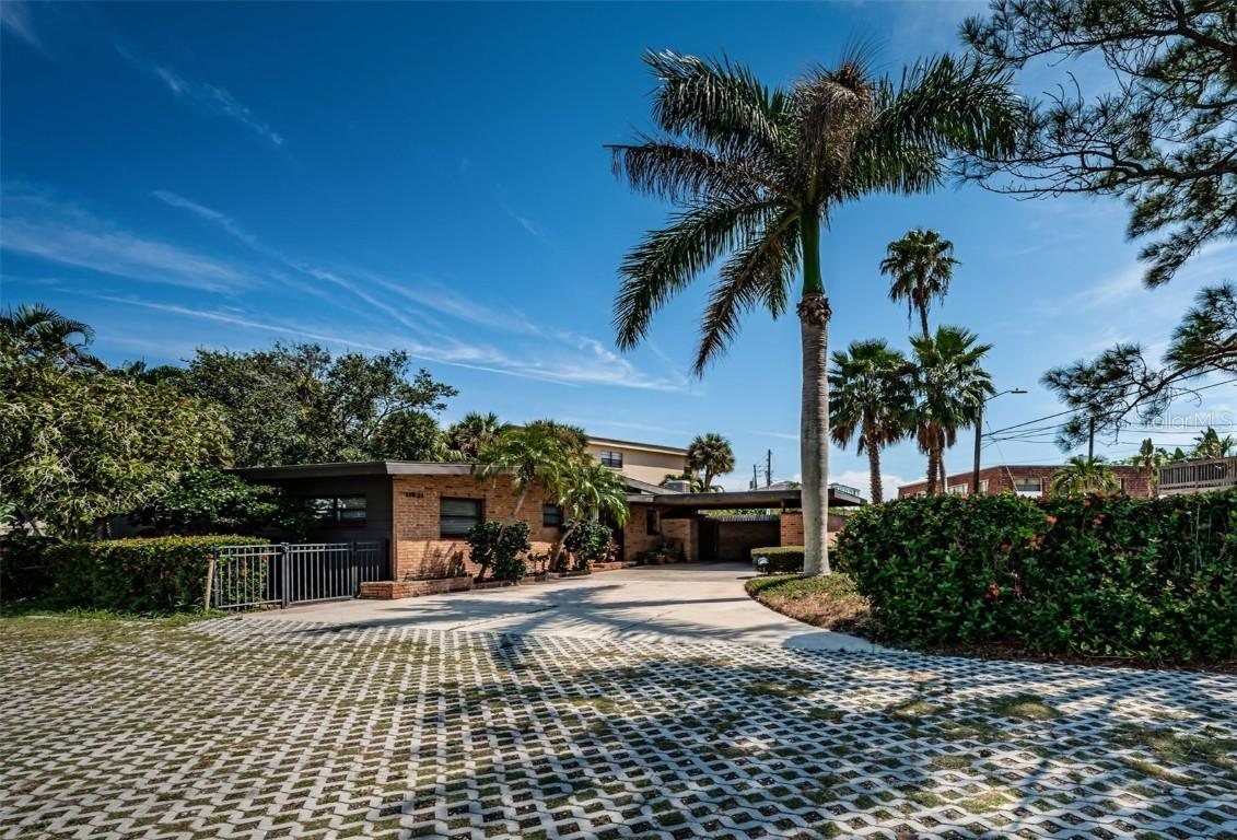 11921 Lagoon Ln., Treasure Island, FL 33706