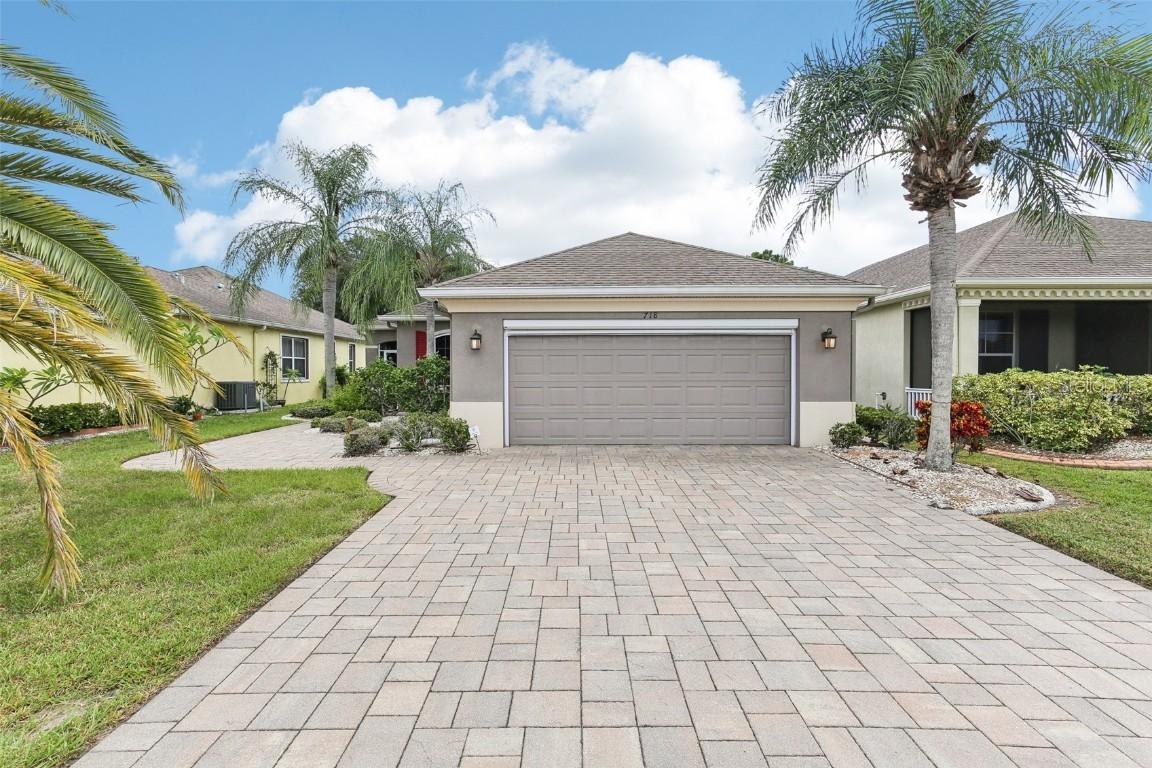 718 Camellia Green Dr., Sun City Center, FL 33573