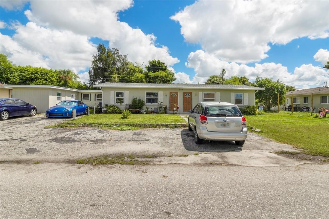 205 Santurce Ave., North Port, FL 34287