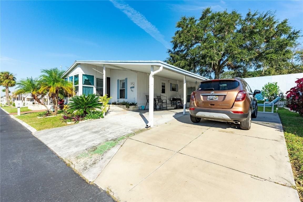 37827 Mission Hills Ave., Zephyrhills, FL 33541