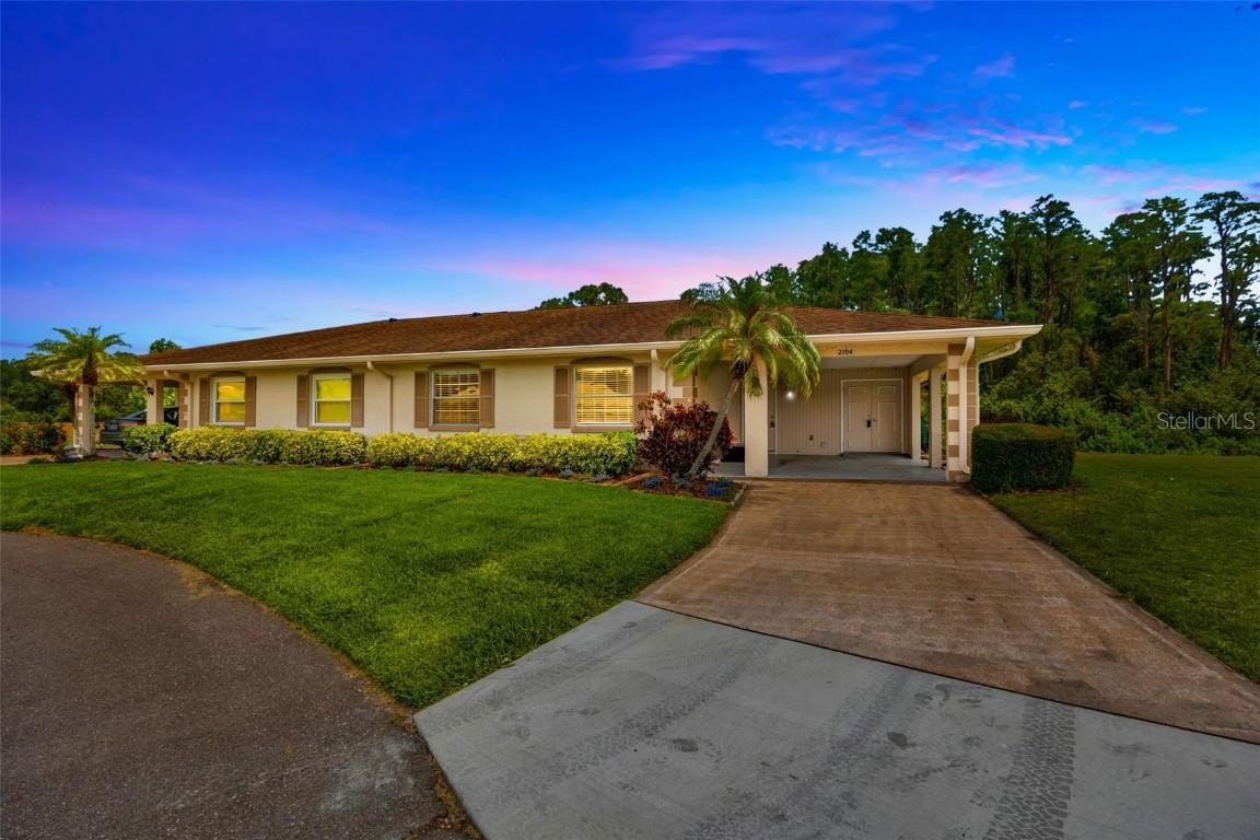 2104 Hembury Pl. #33, Sun City Center, FL 33573