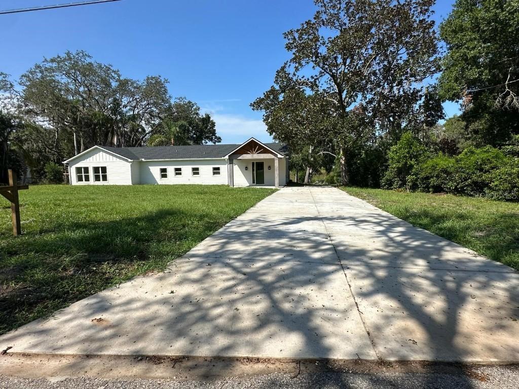 16122 E Lake Burrell Dr., Lutz, FL 33549