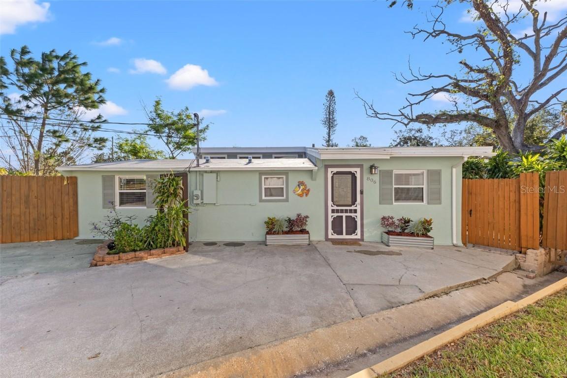 806 Bamboo Dr., St Petersburg, FL 33707