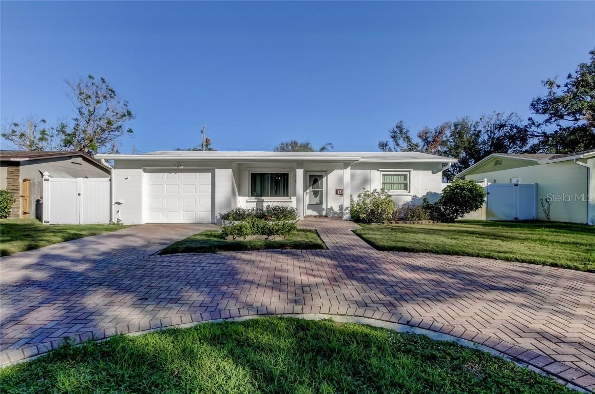 8495 109th St., Seminole, FL 33772