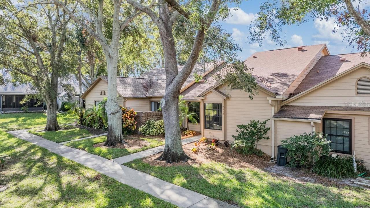 2582 Bentley Dr., Palm Harbor, FL 34684